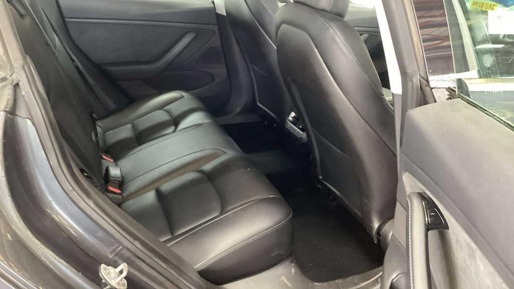2019 Tesla Model 3 — image 8