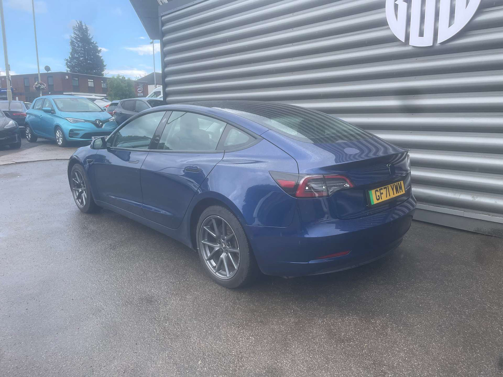 2021 Tesla Model 3 — image 4