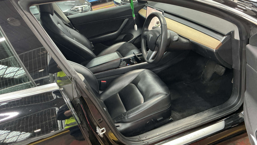 2019 Tesla Model 3 — image 7