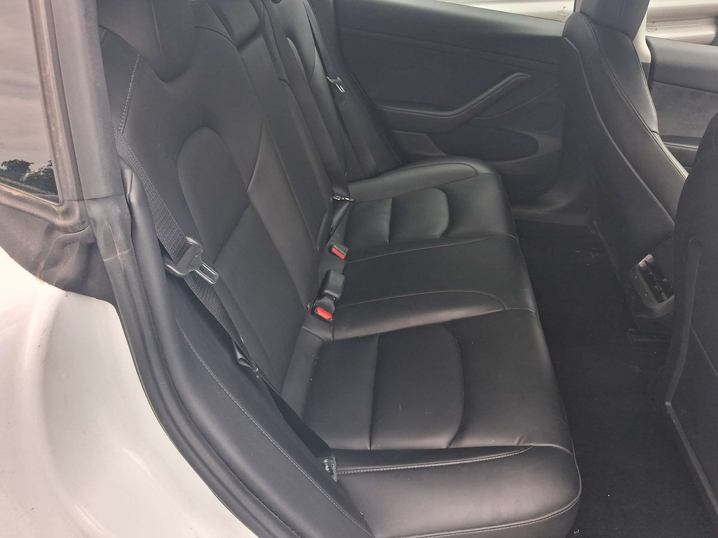 2021 Tesla Model 3 — image 14