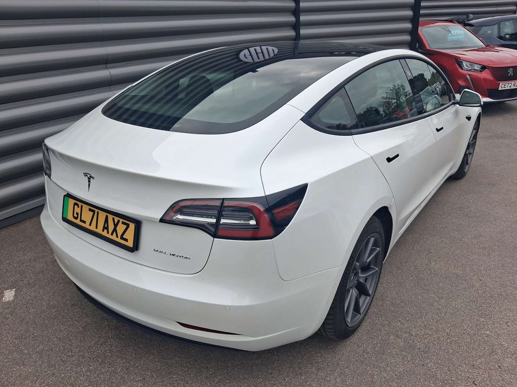 2021 Tesla Model 3 — image 8