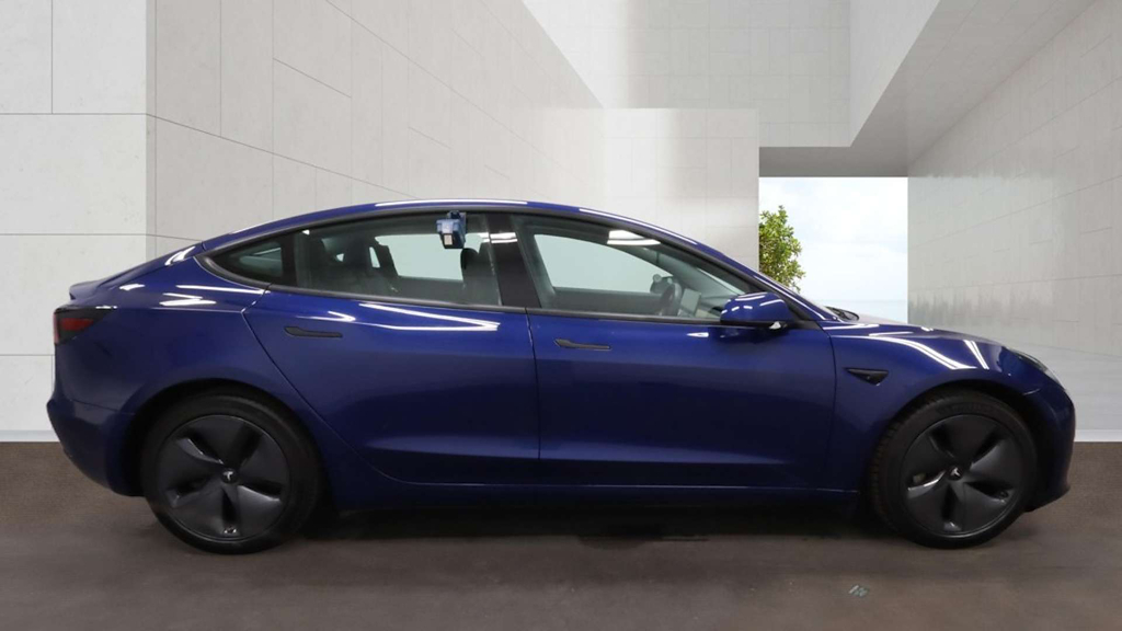 2020 Tesla Model 3 — image 3