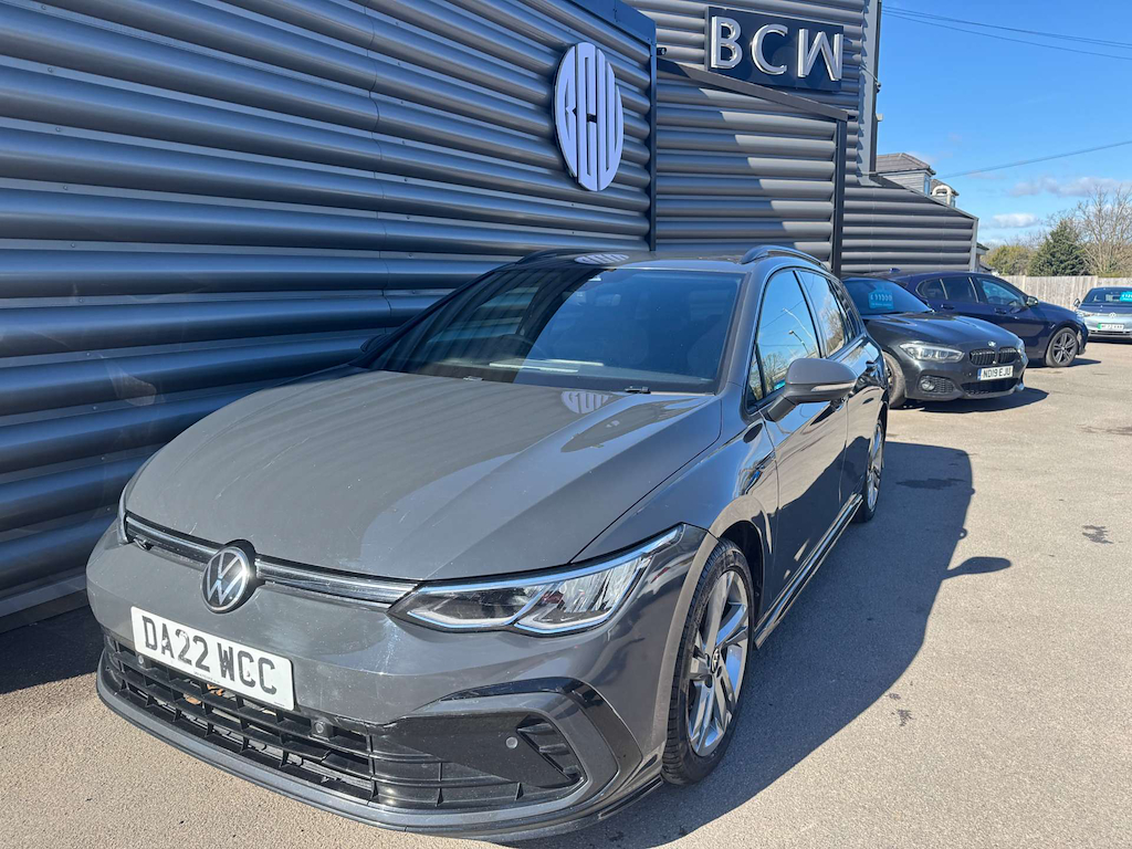 2022 Volkswagen Golf — image 7