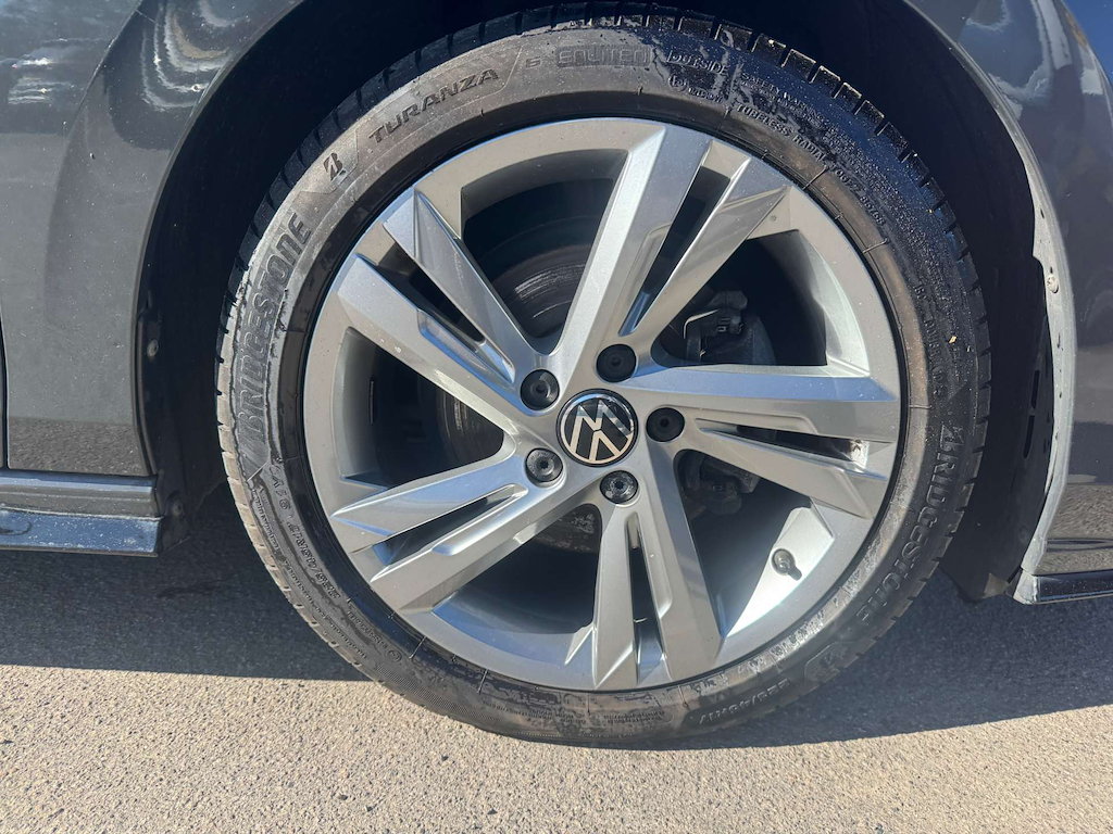 2022 Volkswagen Golf — image 48