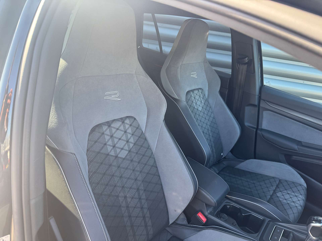 2022 Volkswagen Golf — image 18