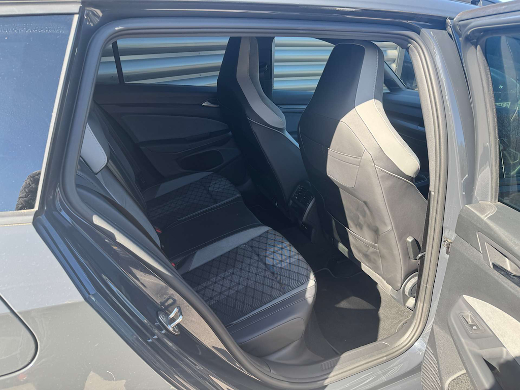 2022 Volkswagen Golf — image 21