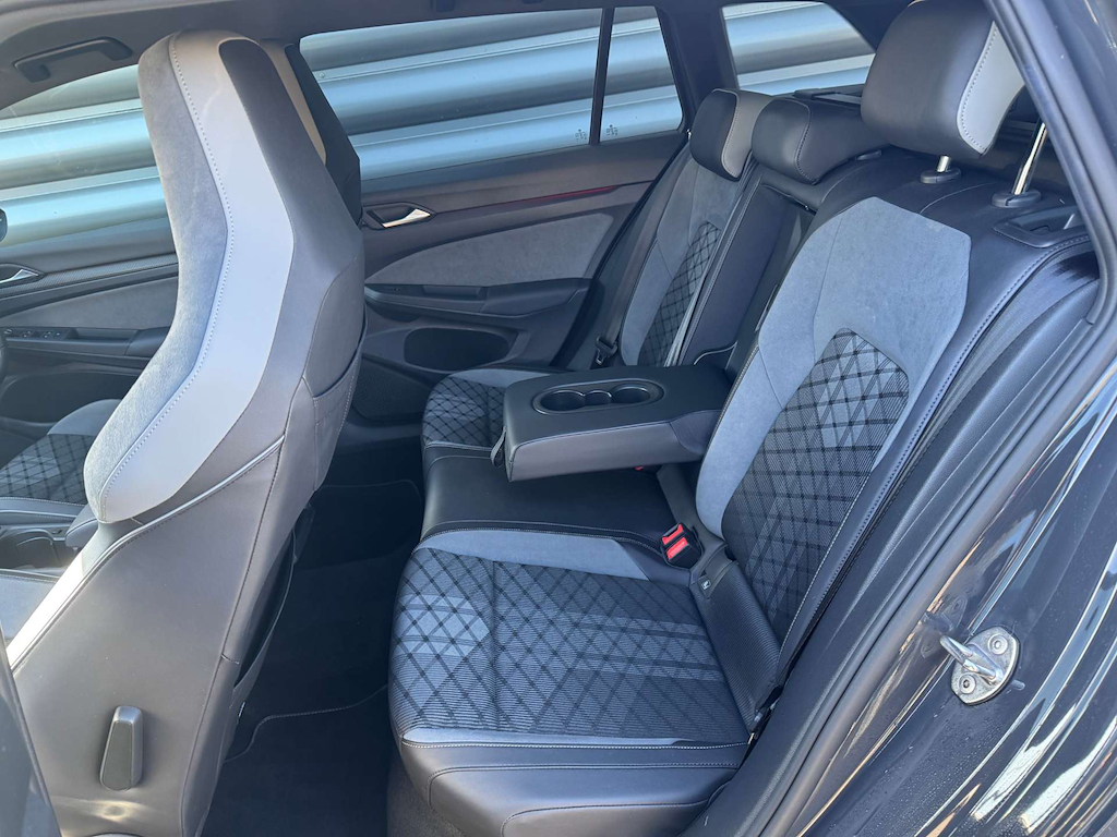 2022 Volkswagen Golf — image 22