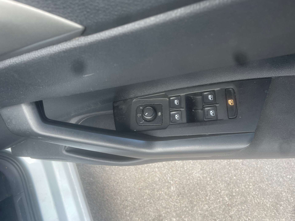 2020 Volkswagen Polo — image 14