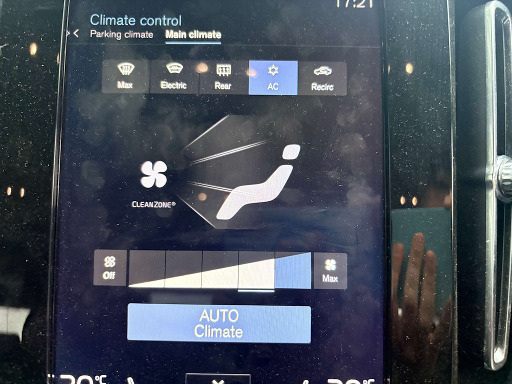 2019 Volvo XC40 — image 22