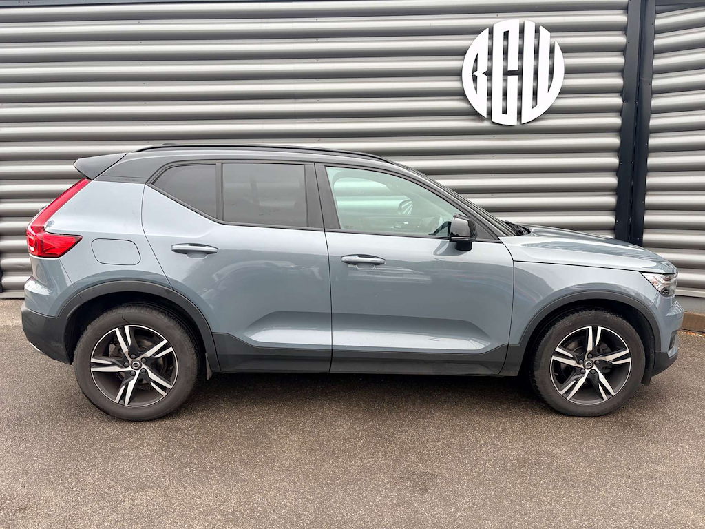 2019 Volvo XC40 — image 2