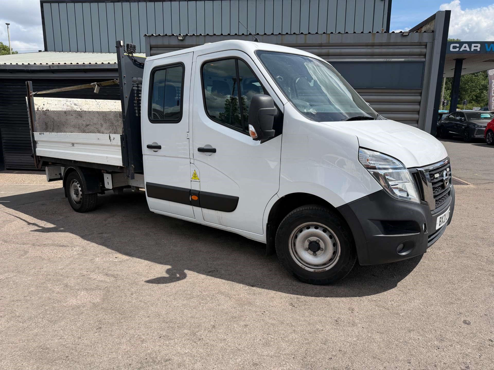 2021 NISSAN NV400