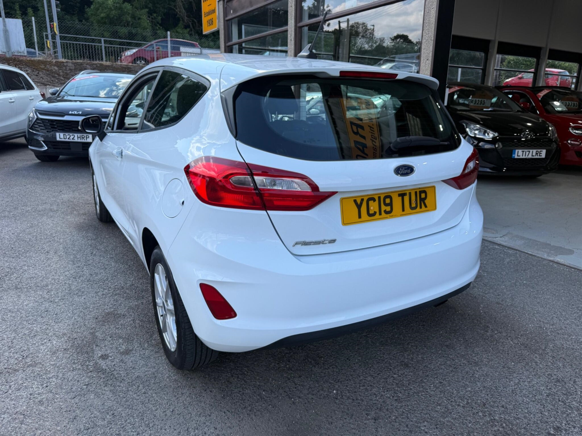 2019 Ford Fiesta thumbnail 4