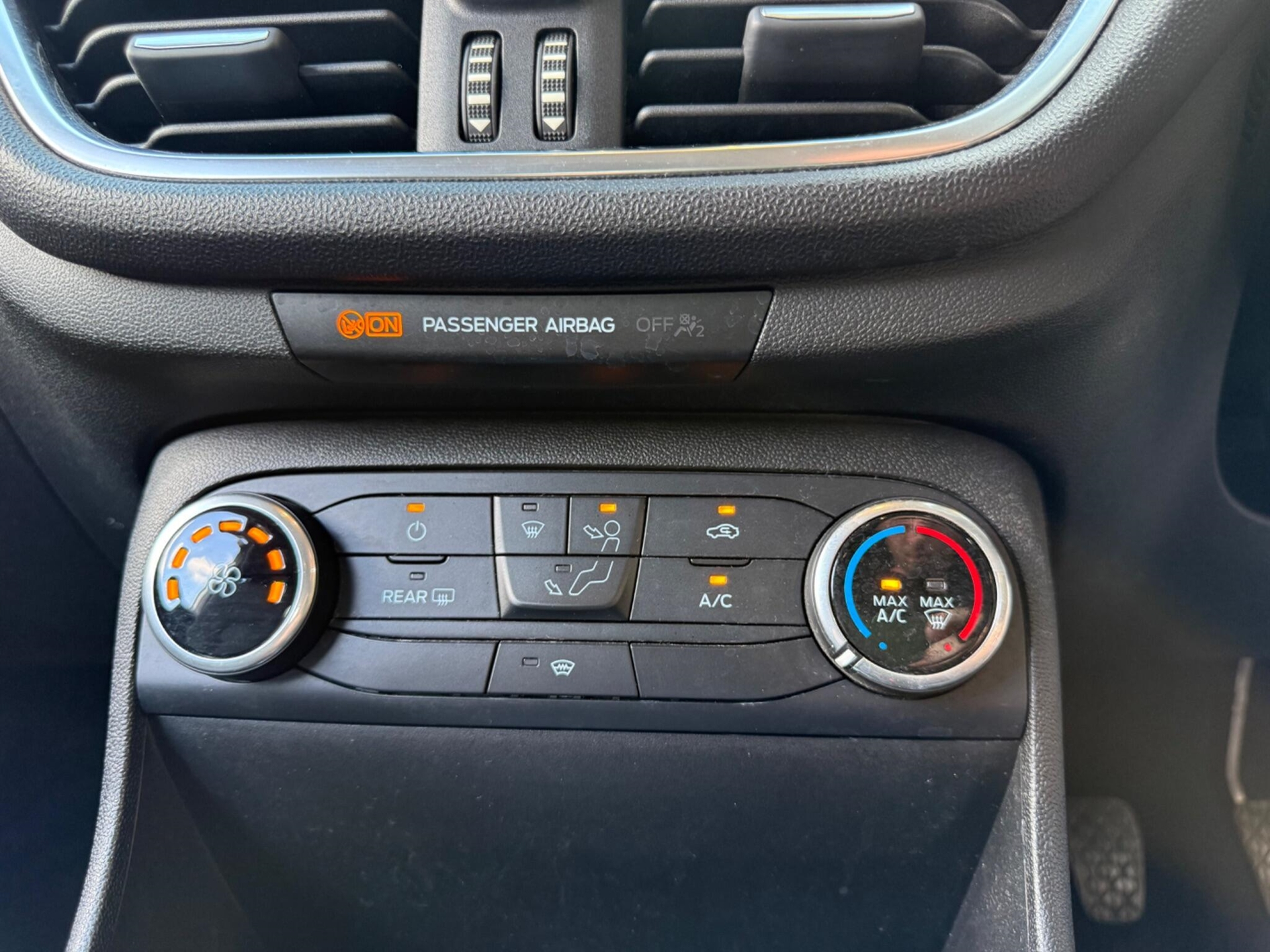 2019 Ford Fiesta thumbnail 21