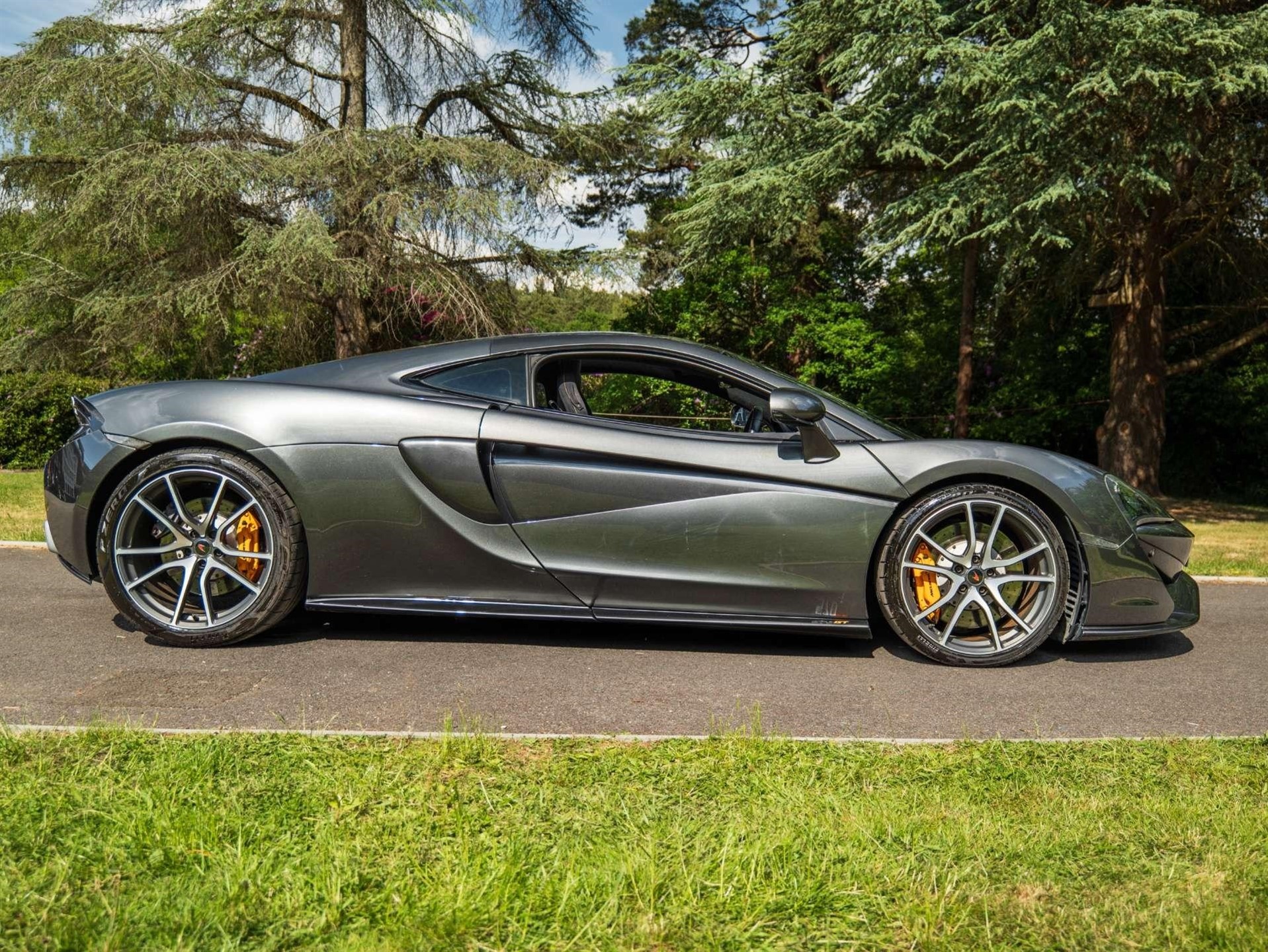 Used McLaren 570GT