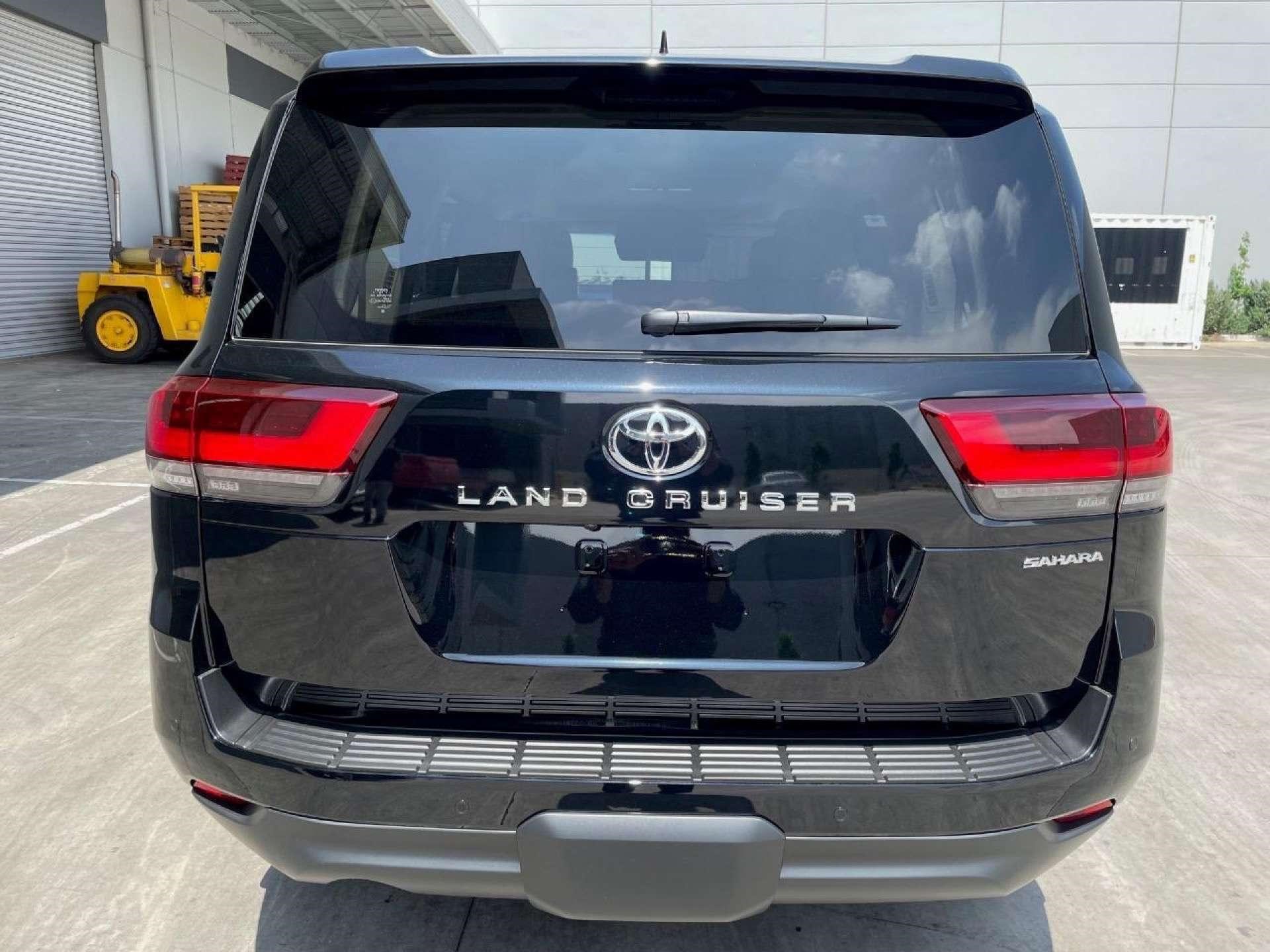 Used Toyota Land Cruiser