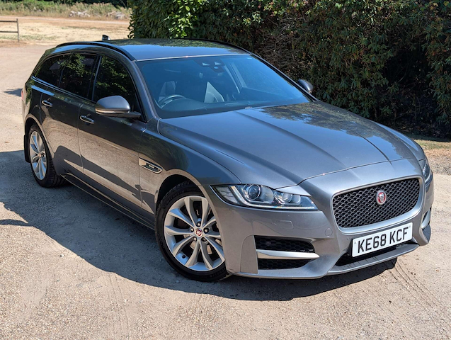 Used Jaguar XF in Bagshot, Surrey