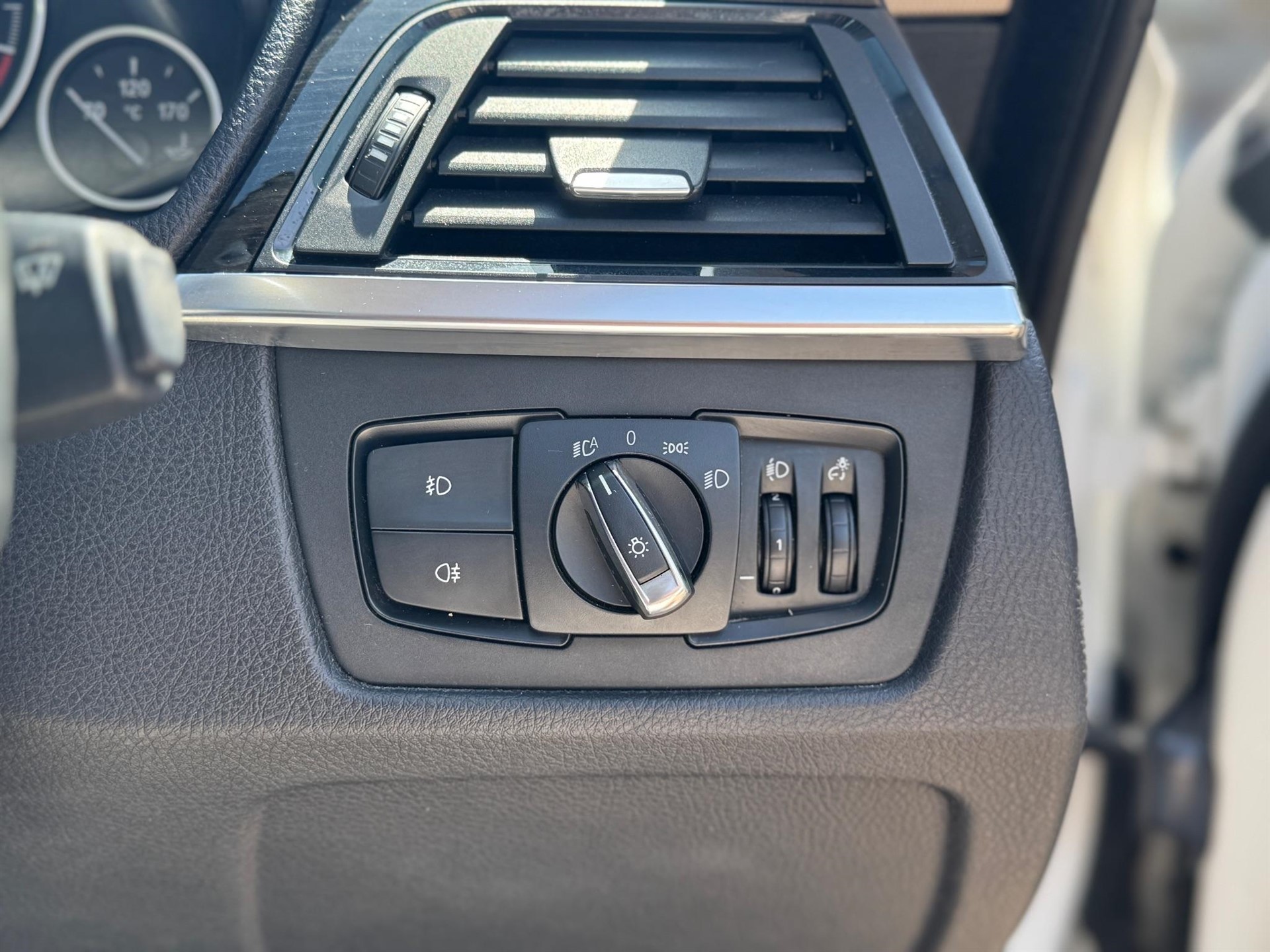 Used BMW 320i