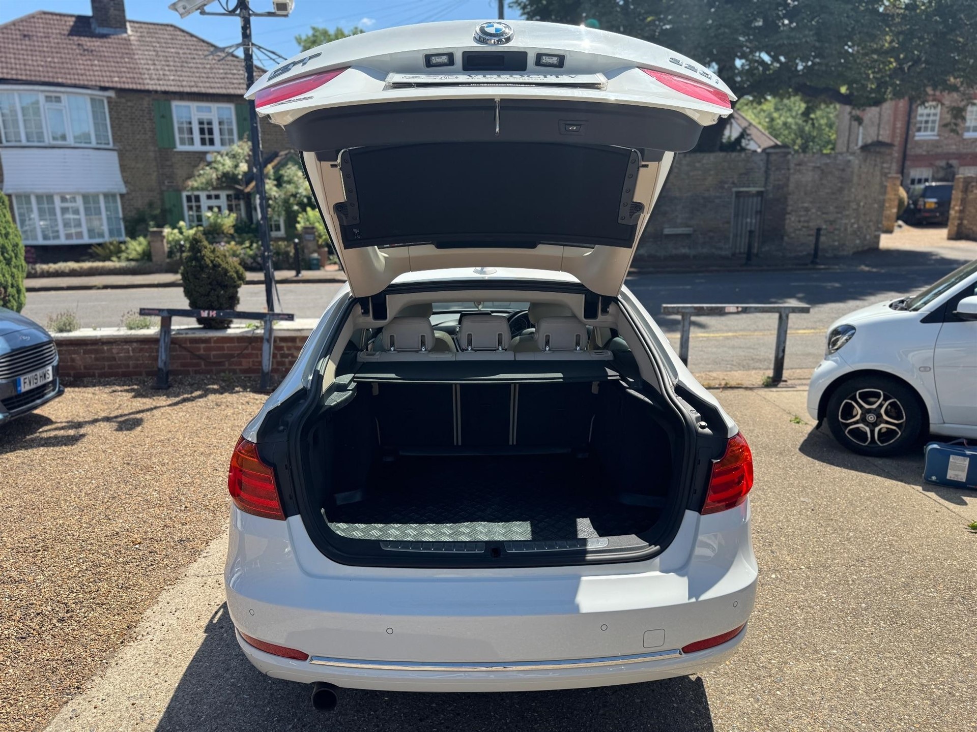 Used BMW 320i