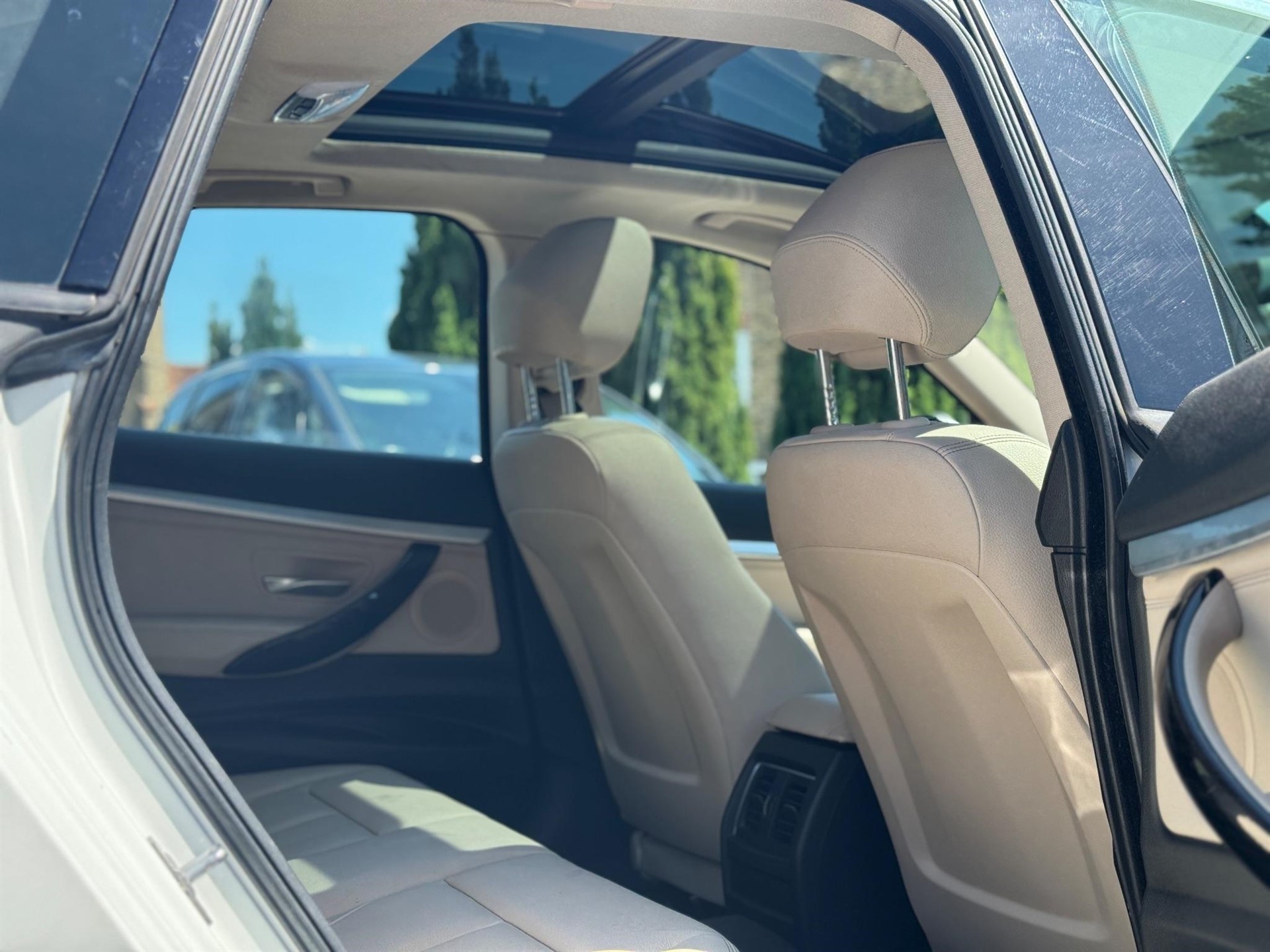 Used BMW 320i
