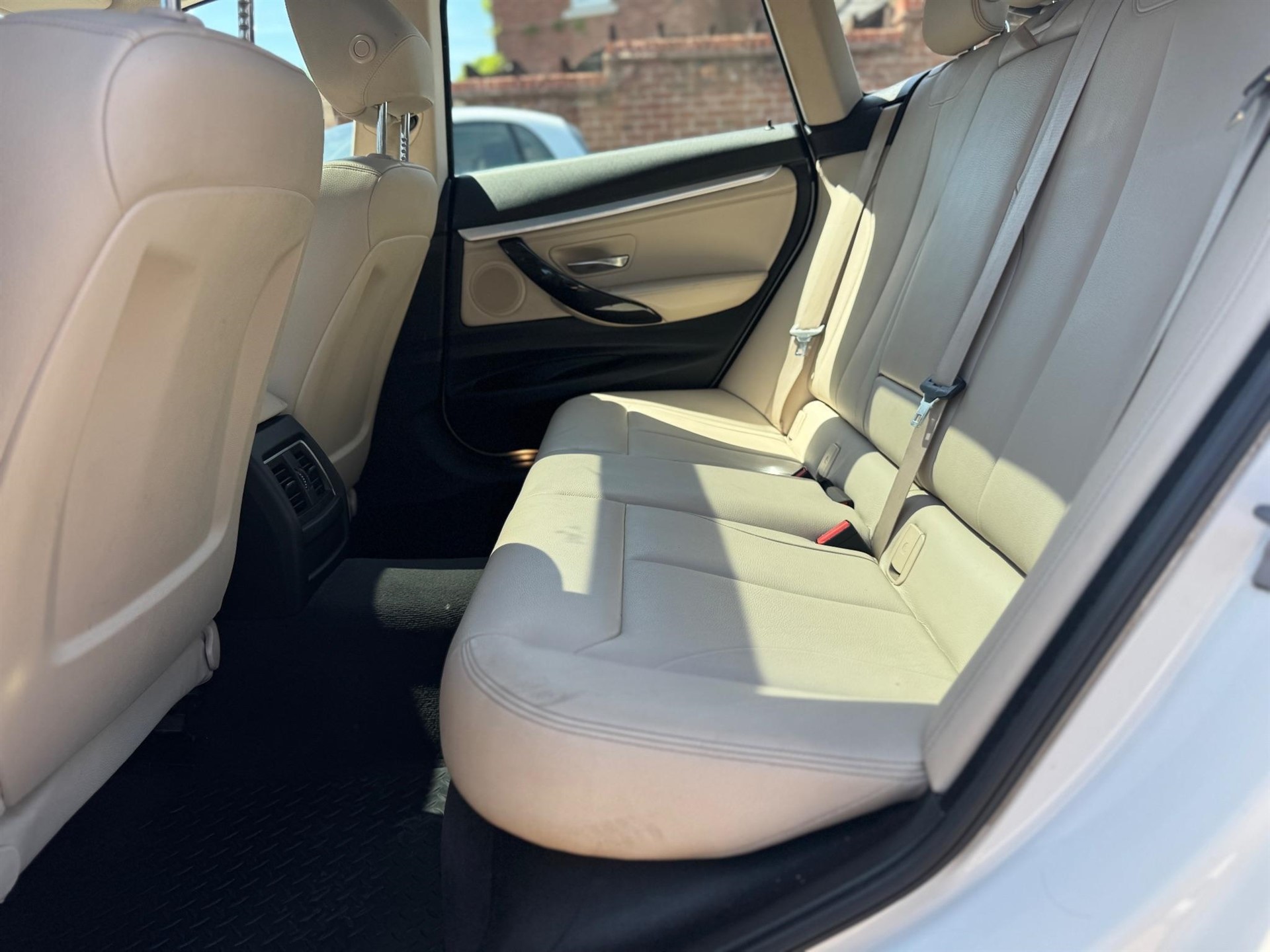 Used BMW 320i