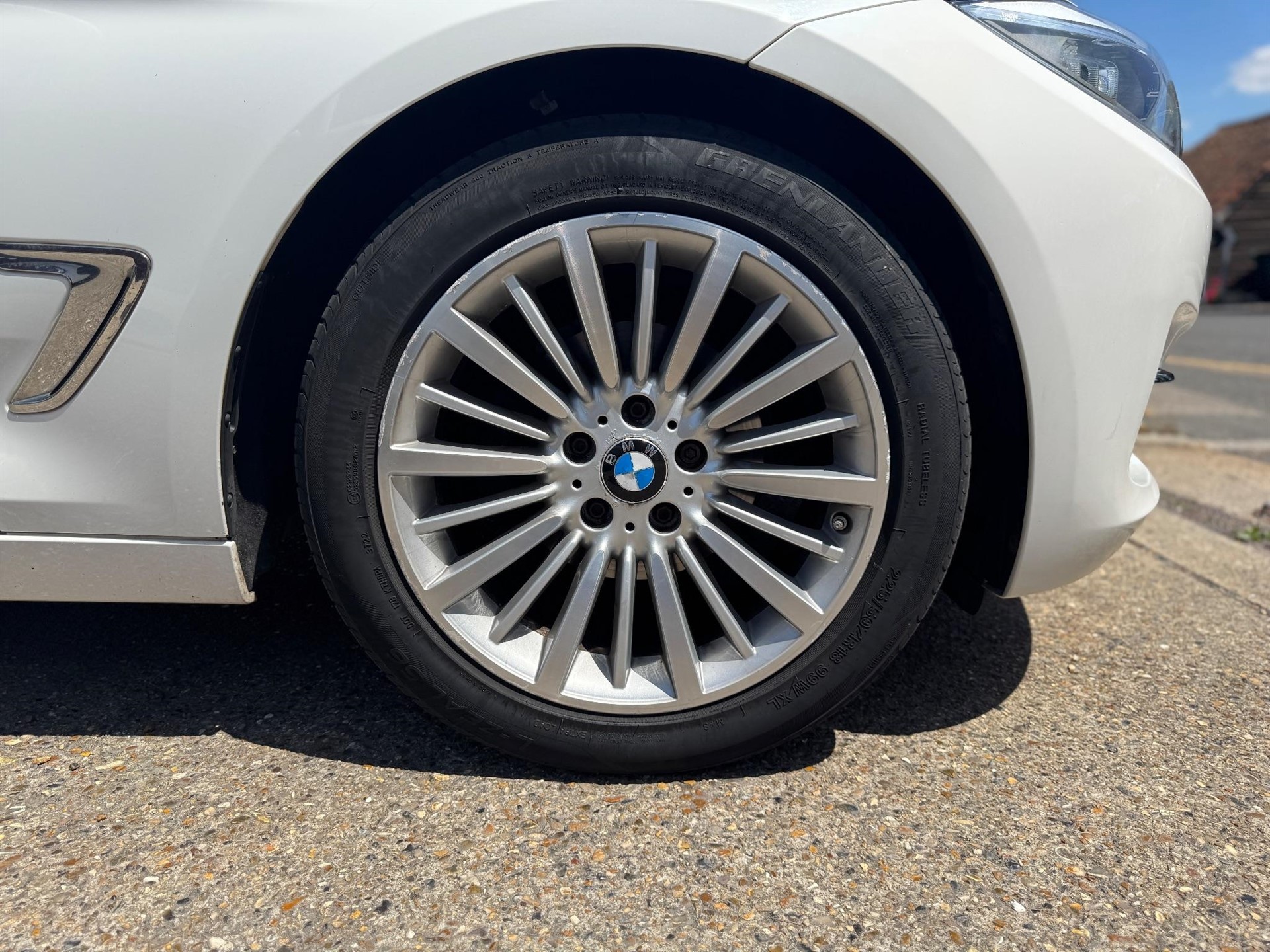 Used BMW 320i