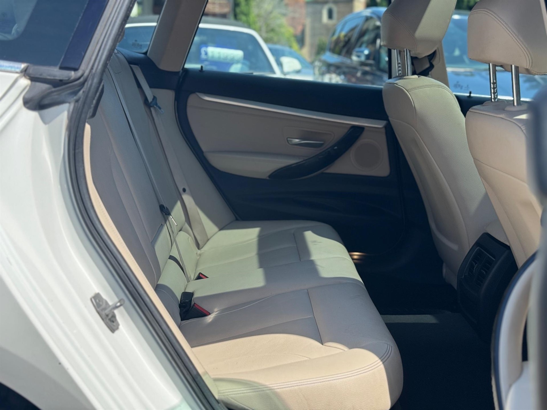 Used BMW 320i