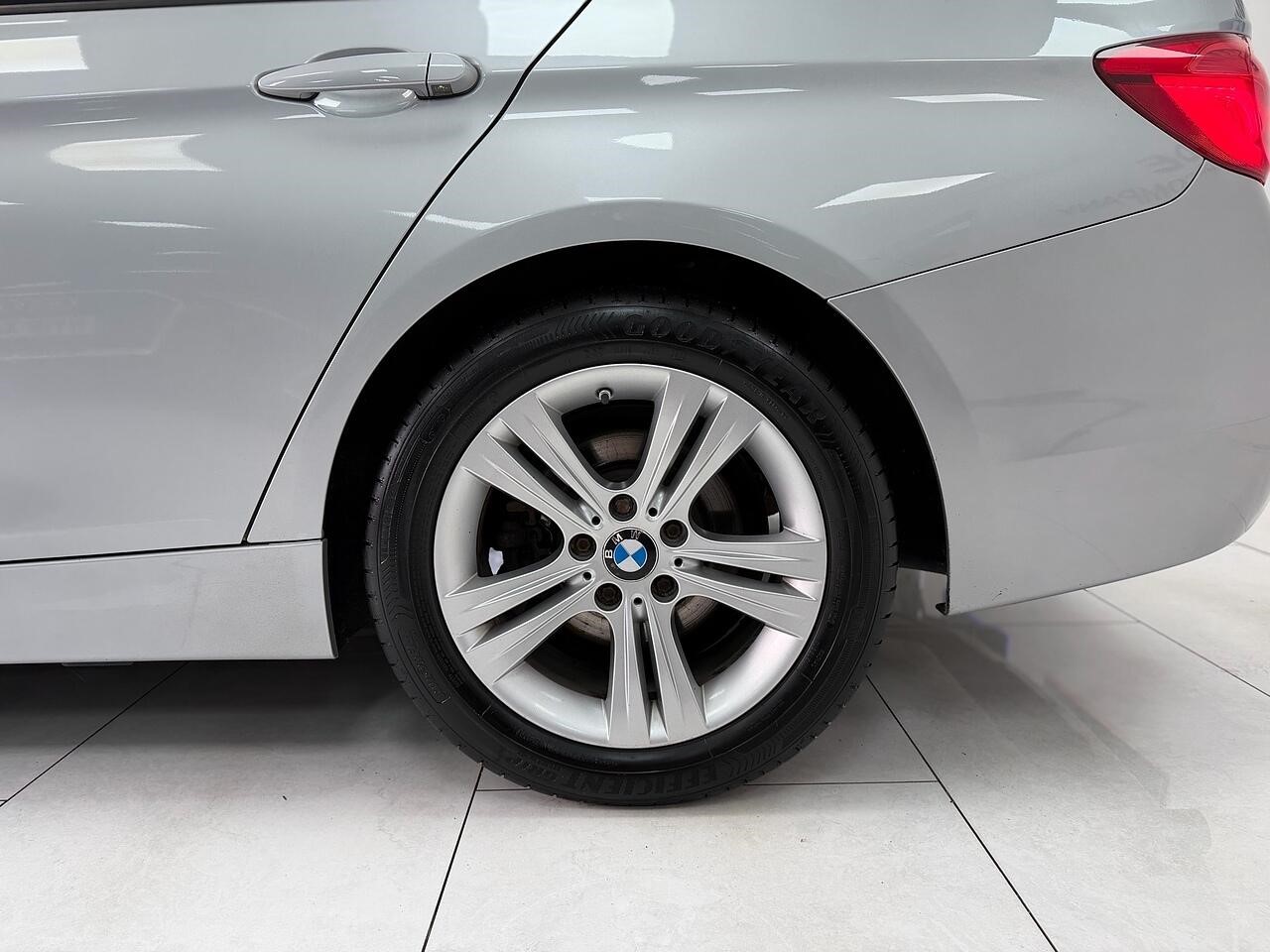 Used BMW 318i