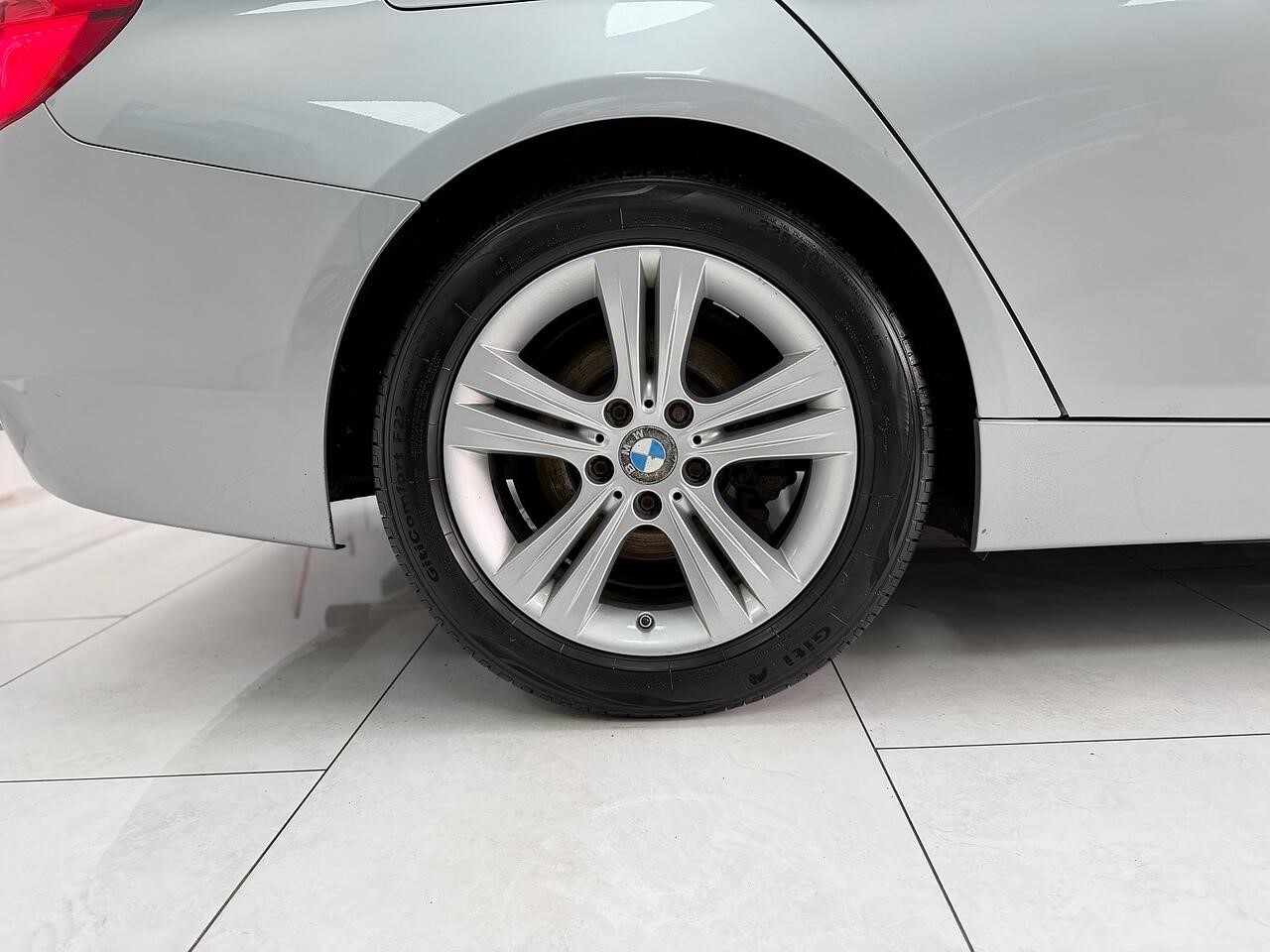 Used BMW 318i