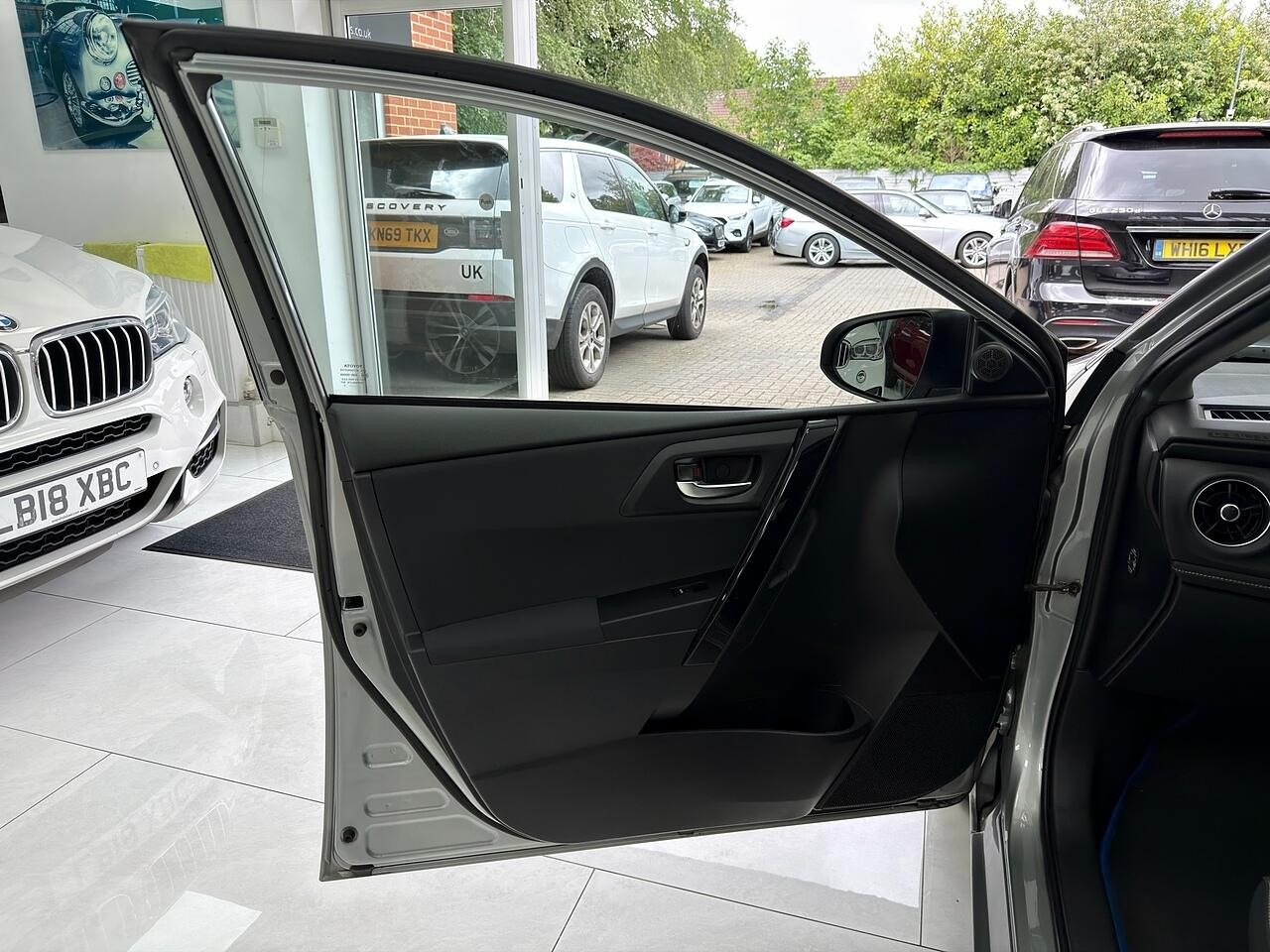 Used Toyota Auris