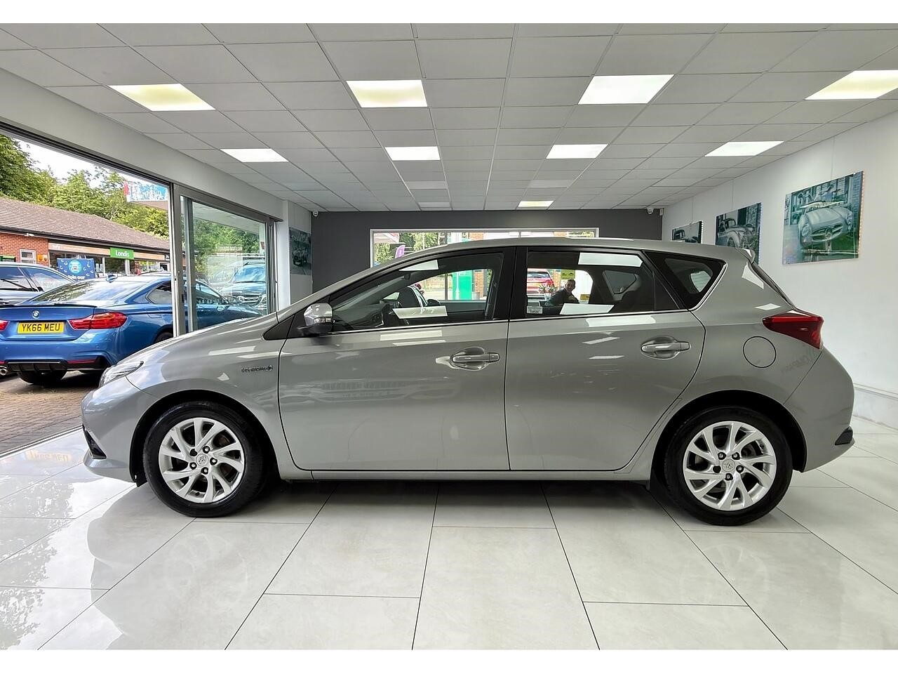 Used Toyota Auris