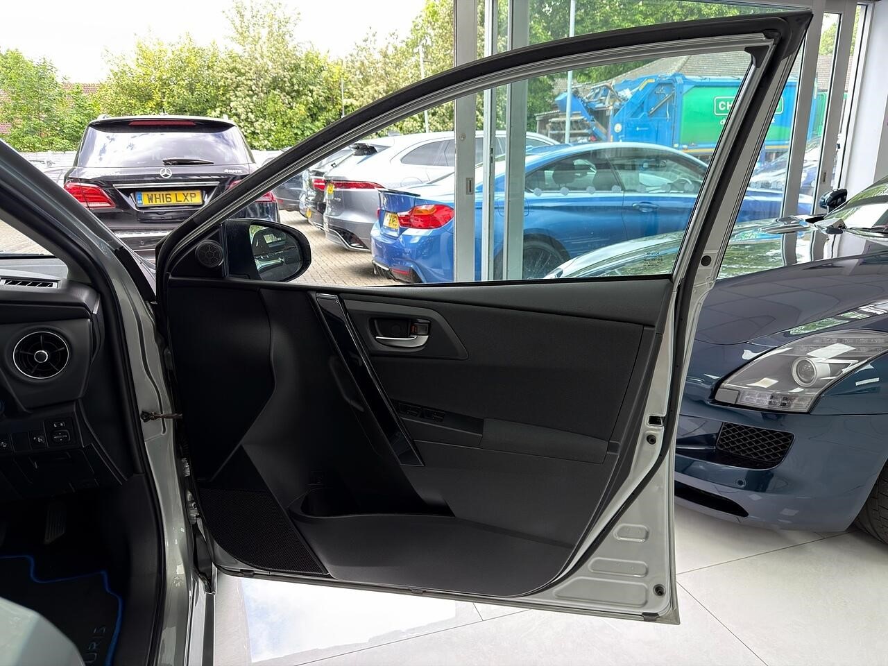 Used Toyota Auris
