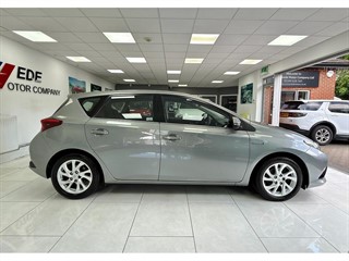 Used Toyota Auris