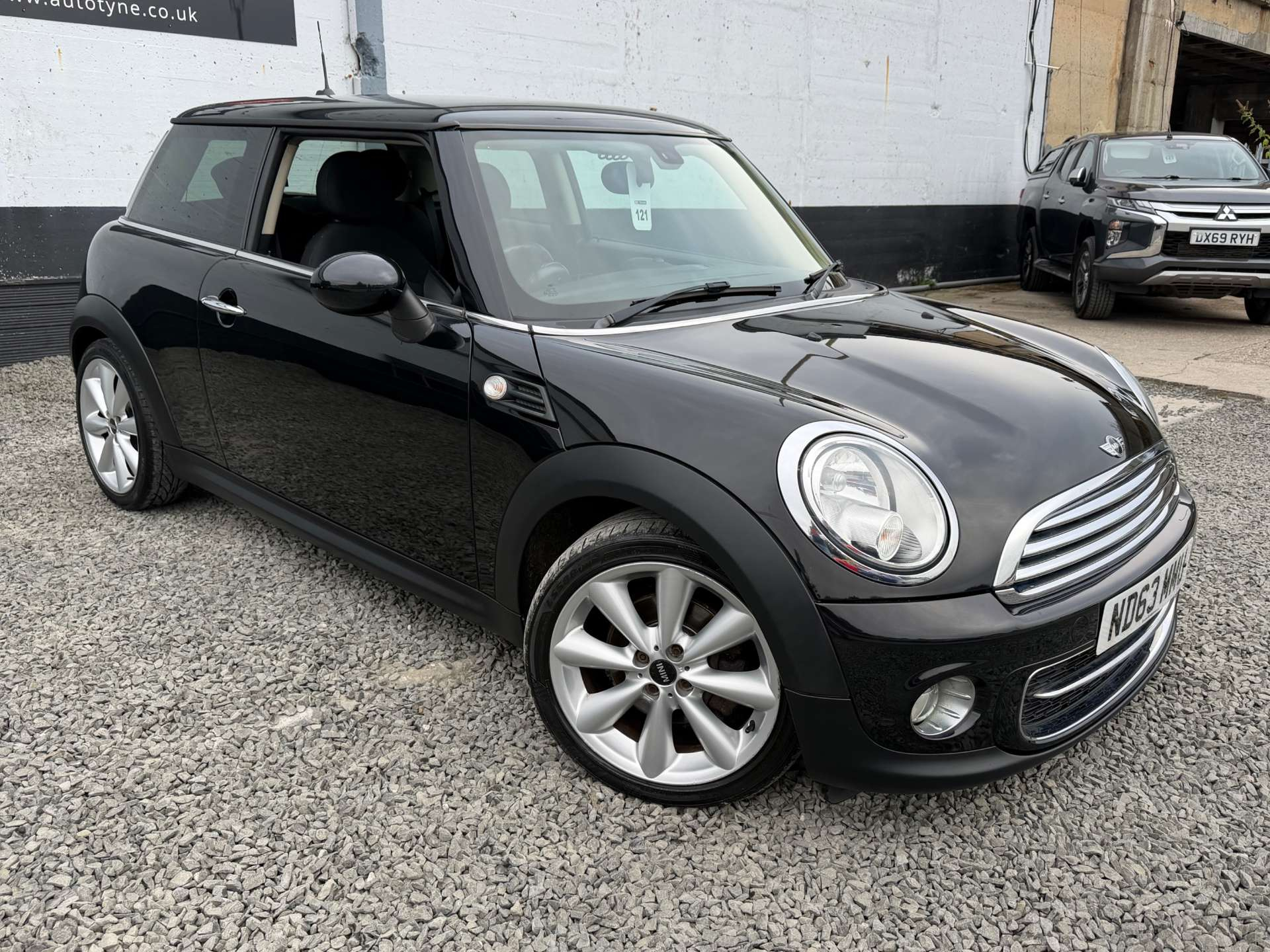 2013 Mini Hatch — photo 1 of 5