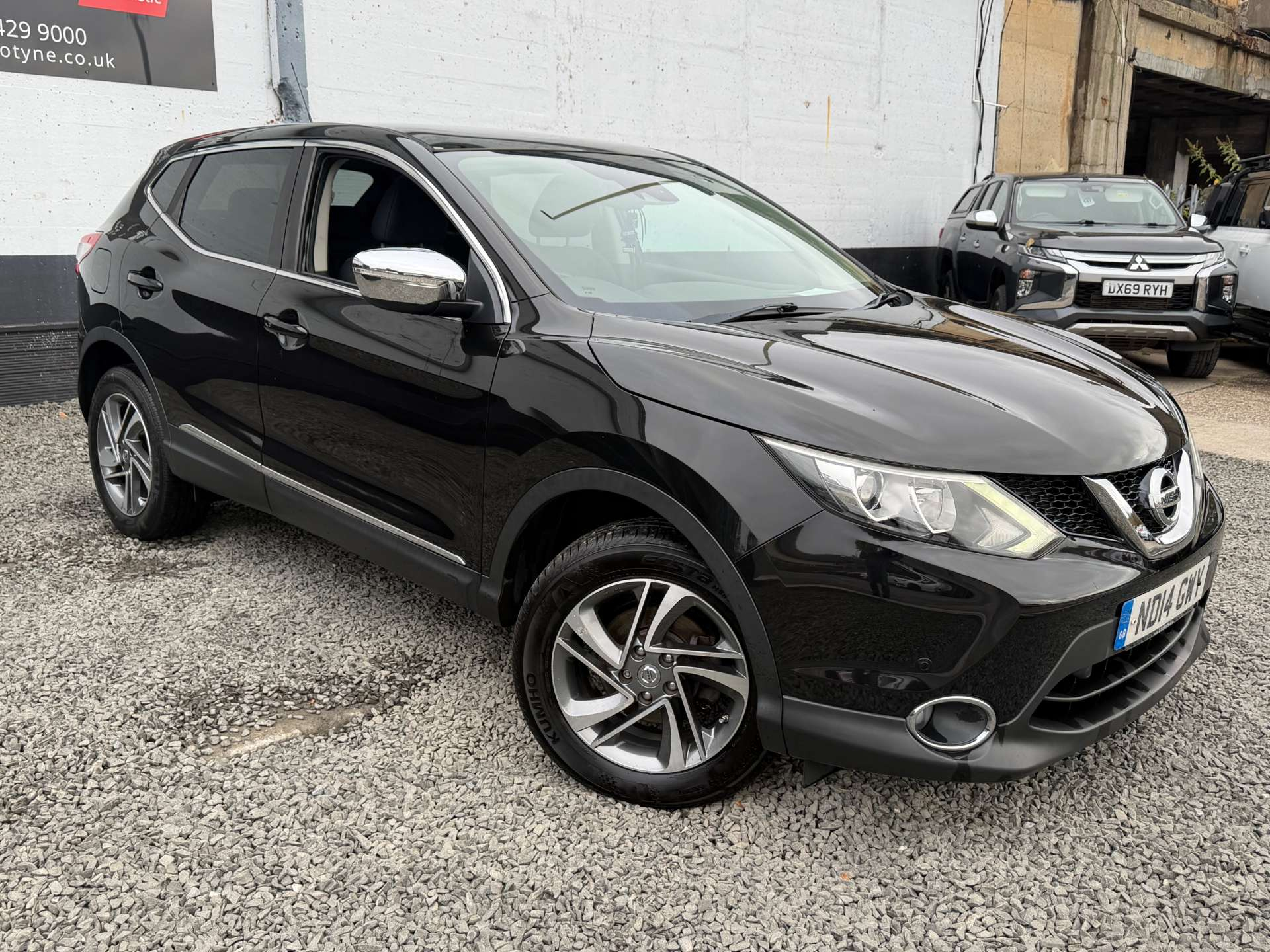 2014 Nissan Qashqai — photo 1 of 5