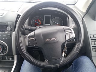 Used Isuzu D-Max from AutoTyne