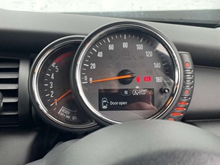 Used MINI Hatch from AutoTyne