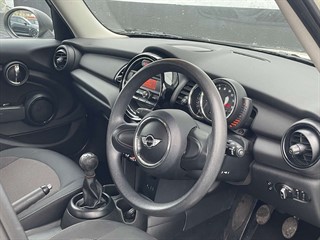 Used MINI Hatch from AutoTyne