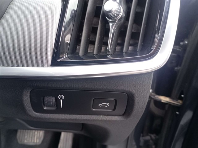 Used Volvo V90