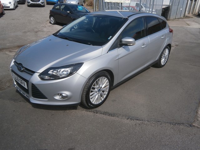Used Ford Focus Zetec Hatchback 5dr Petrol Manual Euro (125 - Main Image