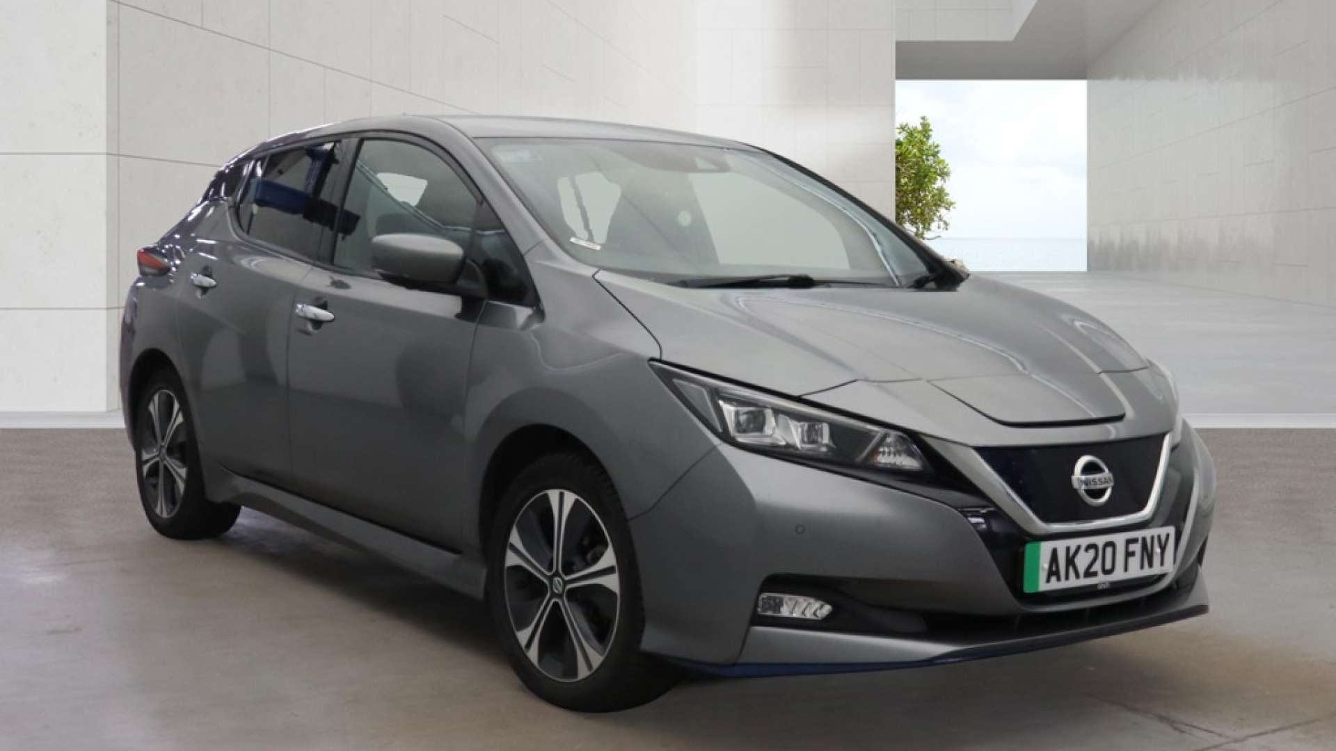 2020 NISSAN LEAF