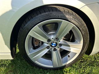 Used BMW 335i from Autopoint York
