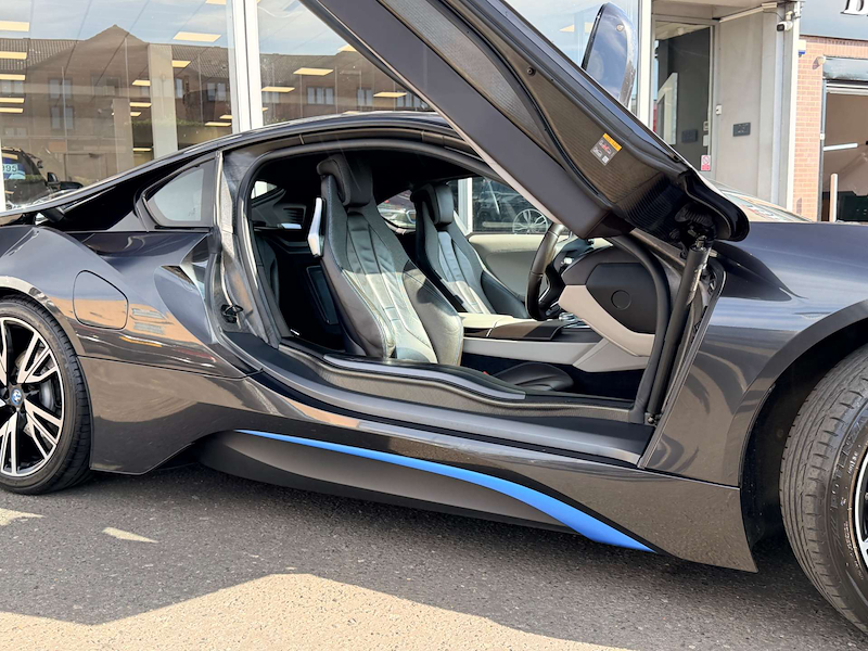 Used BMW i8