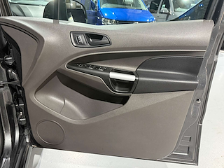 Used Ford Tourneo Connect from One Automotive