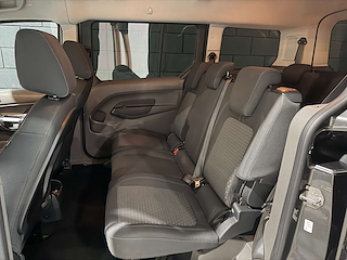 Used Ford Tourneo Connect from One Automotive