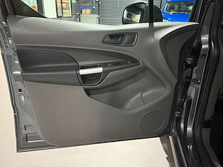 Used Ford Tourneo Connect from One Automotive