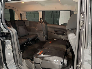 Used Ford Tourneo Connect from One Automotive