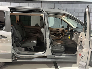 Used Ford Tourneo Connect from One Automotive