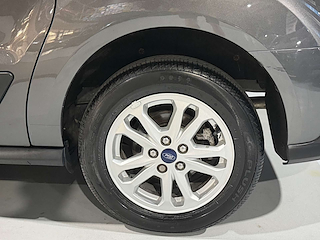 Used Ford Tourneo Connect from One Automotive