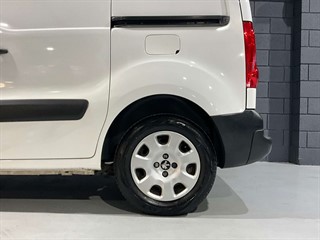 Used Peugeot Partner from One Automotive