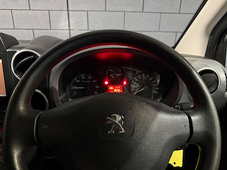 Used Peugeot Partner from One Automotive